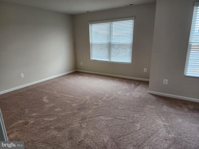 69 CRAMSFORD ST, Falling Waters, WV 25419