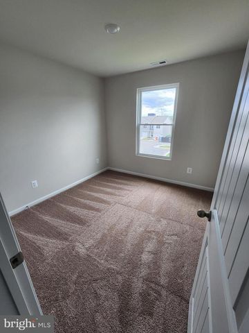 69 CRAMSFORD ST, Falling Waters, WV 25419