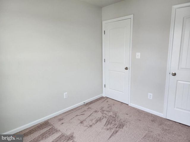 69 CRAMSFORD ST, Falling Waters, WV 25419