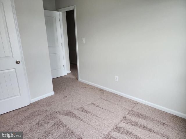 69 CRAMSFORD ST, Falling Waters, WV 25419