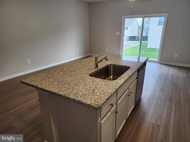 69 CRAMSFORD ST, Falling Waters, WV 25419