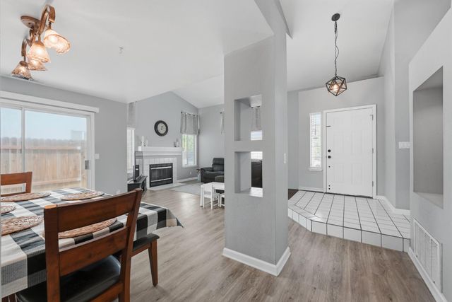 8748 Redwater Dr, Antelope, CA 95843