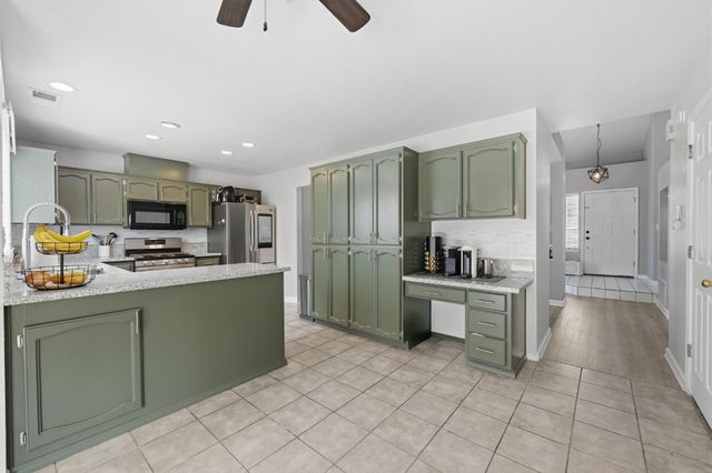 8748 Redwater Dr, Antelope, CA 95843