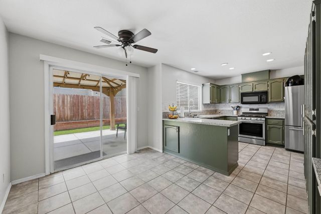 8748 Redwater Dr, Antelope, CA 95843