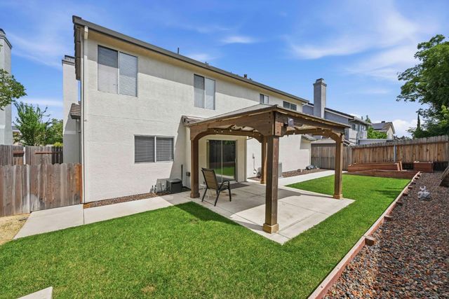 8748 Redwater Dr, Antelope, CA 95843