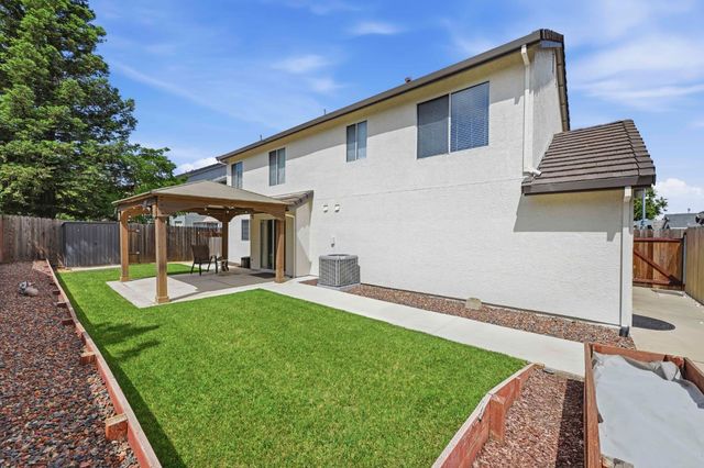 8748 Redwater Dr, Antelope, CA 95843