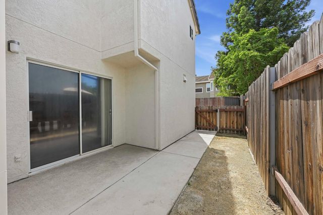 8748 Redwater Dr, Antelope, CA 95843