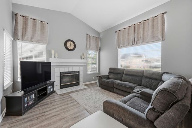 8748 Redwater Dr, Antelope, CA 95843