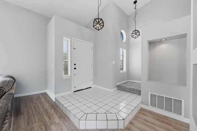 8748 Redwater Dr, Antelope, CA 95843