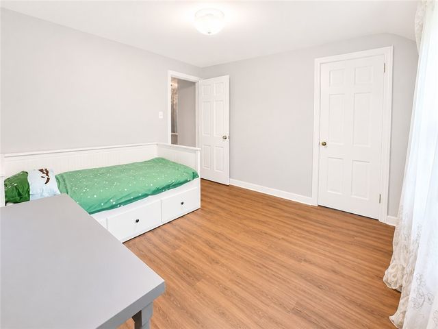 128 Sylvania Dr, South Park, PA 15236