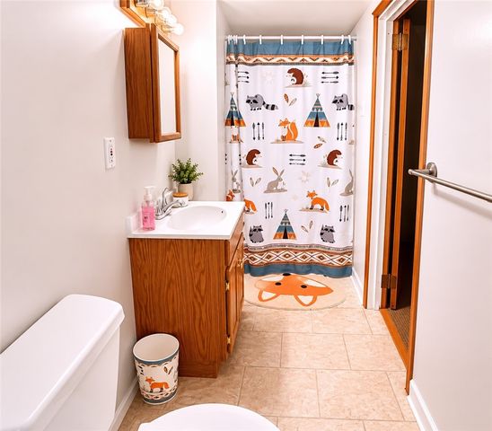128 Sylvania Dr, South Park, PA 15236
