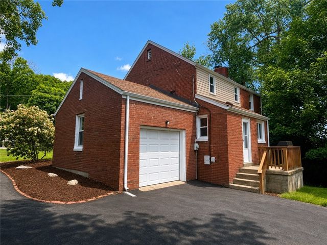 128 Sylvania Dr, South Park, PA 15236