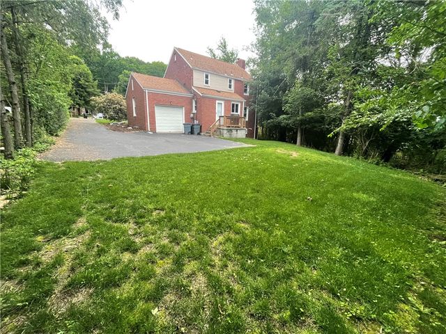 128 Sylvania Dr, South Park, PA 15236