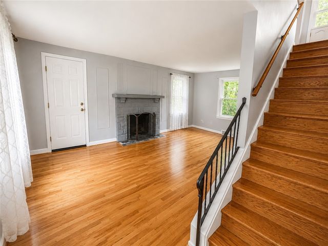128 Sylvania Dr, South Park, PA 15236