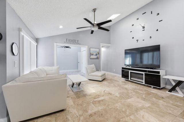 5460 Eagle Lake Drive 72b, Palm Beach Gardens, FL 33418