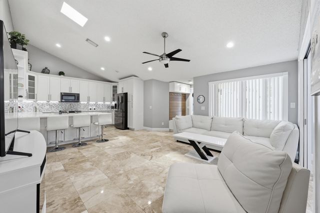 5460 Eagle Lake Drive 72b, Palm Beach Gardens, FL 33418