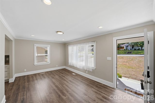 4239 Dinglewood Avenue, Charlotte, NC 28205