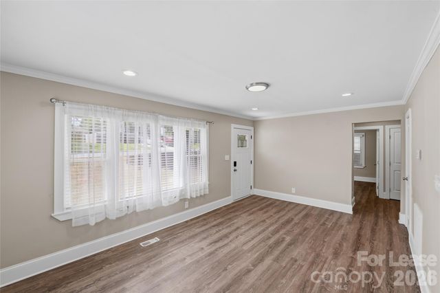 4239 Dinglewood Avenue, Charlotte, NC 28205