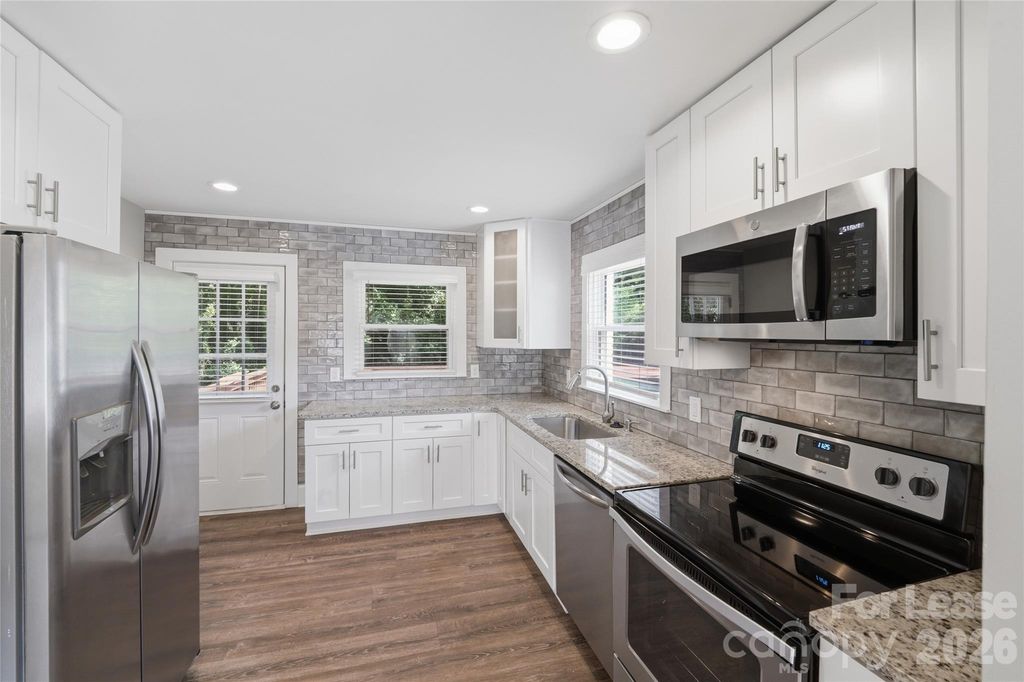 4239 Dinglewood Avenue, Charlotte, NC 28205