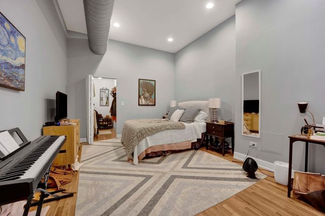 1019 W Lake Street 2, Chicago, IL 60607