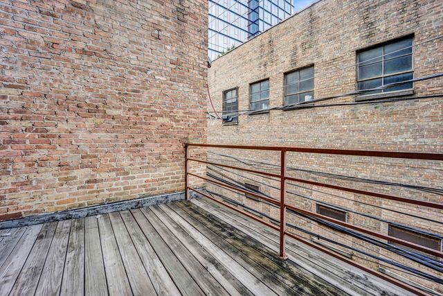 1019 W Lake Street 2, Chicago, IL 60607
