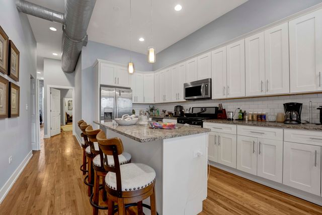 1019 W Lake Street 2, Chicago, IL 60607