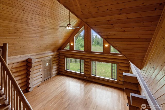 42323 22nd Avenue E, Eatonville, WA 98328