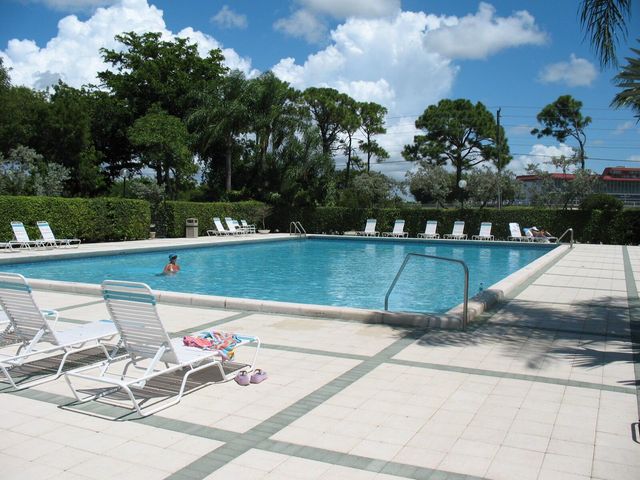 2334 S Cypress Bend Drive 802, Pompano Beach, FL 33069