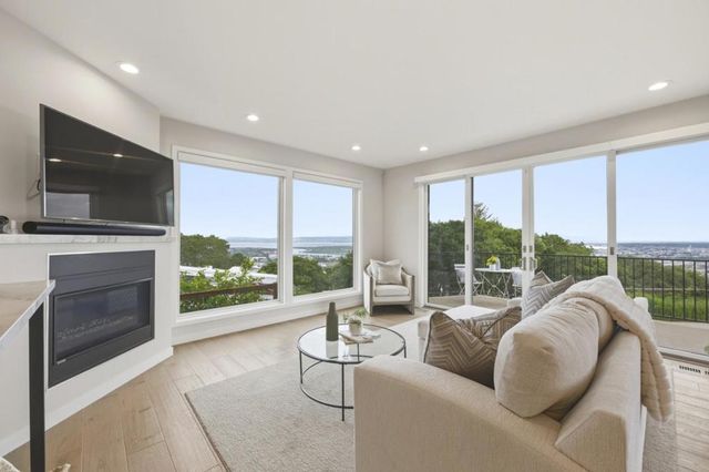 60 Dartmouth Avenue, San Carlos, CA 94070