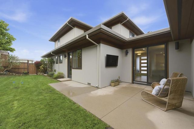 60 Dartmouth Avenue, San Carlos, CA 94070