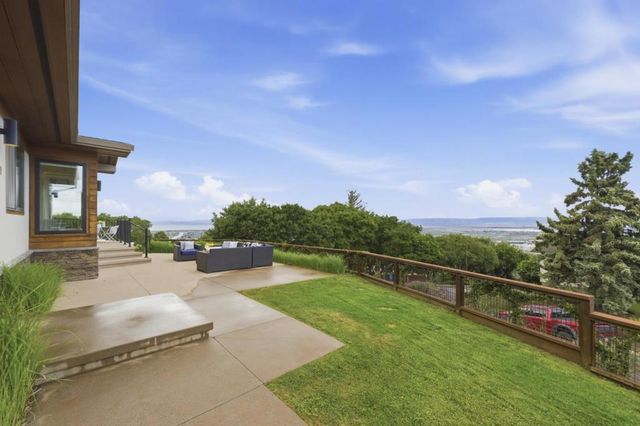 60 Dartmouth Avenue, San Carlos, CA 94070