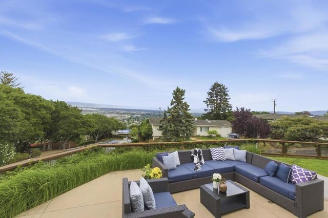 60 Dartmouth Avenue, San Carlos, CA 94070