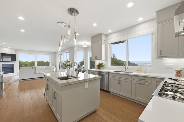 60 Dartmouth Avenue, San Carlos, CA 94070