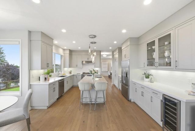 60 Dartmouth Avenue, San Carlos, CA 94070