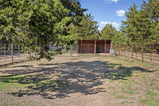 1975 CR 4106, Greenville, TX 75401