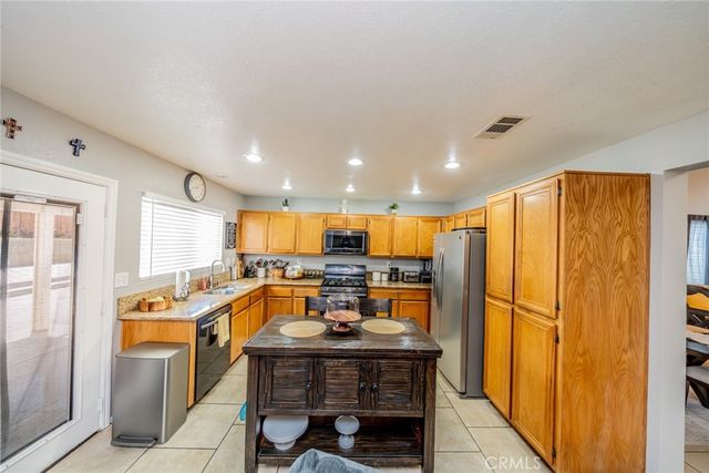 14736 Amber Court, Adelanto, CA 92301
