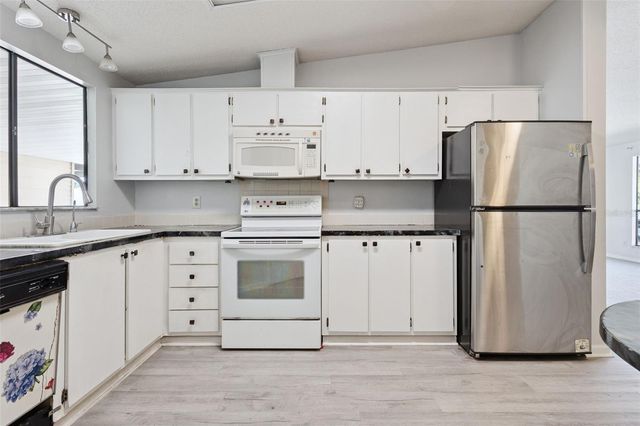 1787 W SCHWARTZ BOULEVARD, Lady Lake, FL 32159