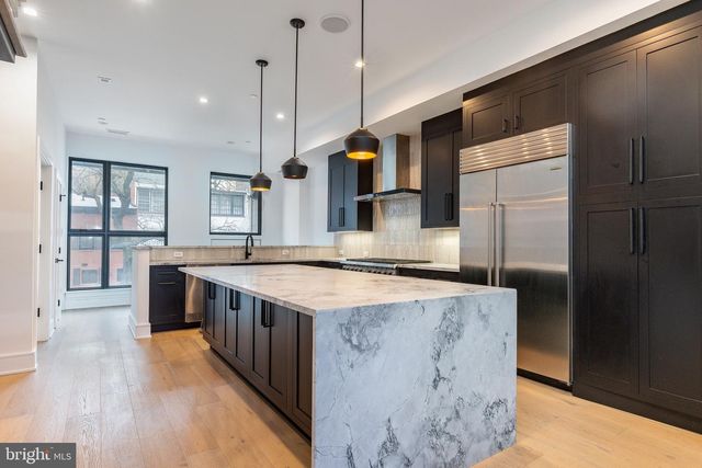 2320 SANSOM ST, Philadelphia, PA 19103