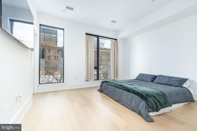 2320 SANSOM ST, Philadelphia, PA 19103