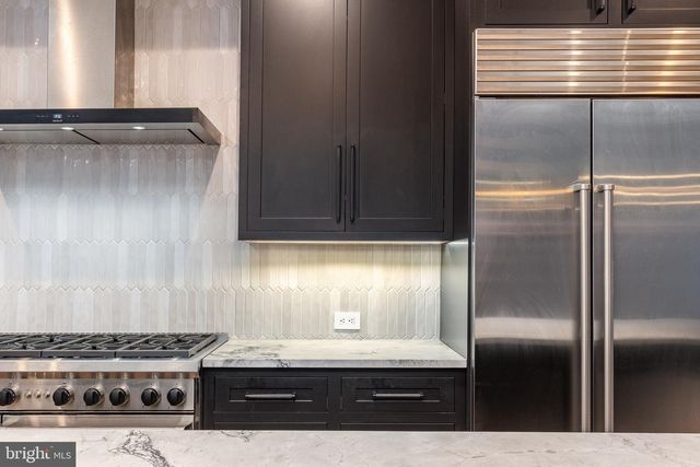 2320 SANSOM ST, Philadelphia, PA 19103