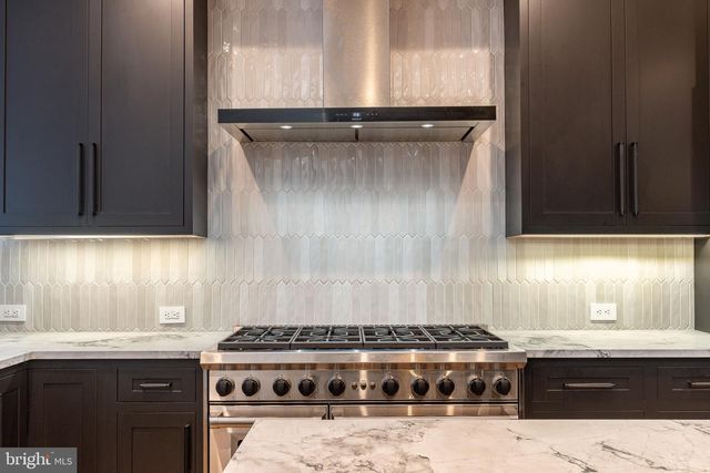 2320 SANSOM ST, Philadelphia, PA 19103