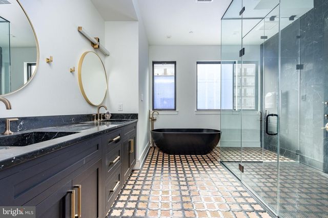 2320 SANSOM ST, Philadelphia, PA 19103