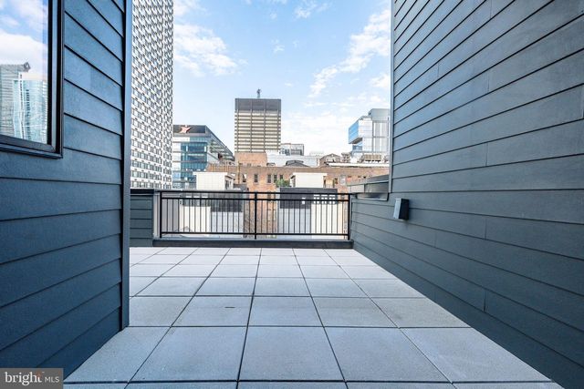 2320 SANSOM ST, Philadelphia, PA 19103