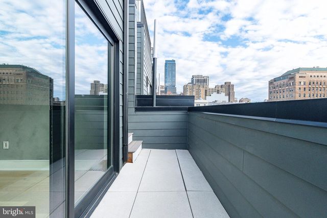 2320 SANSOM ST, Philadelphia, PA 19103