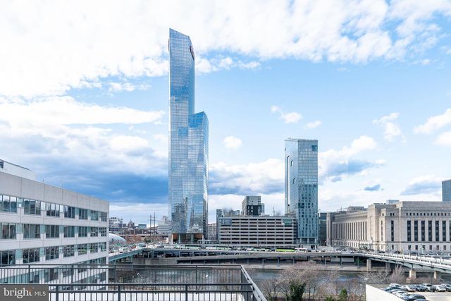 2320 SANSOM ST, Philadelphia, PA 19103