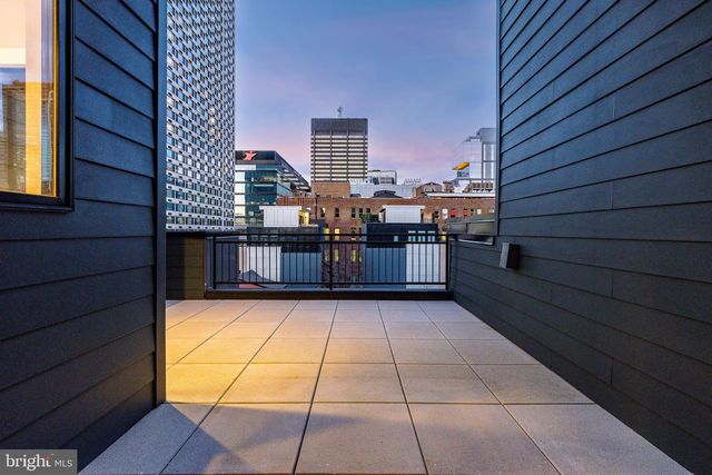 2320 SANSOM ST, Philadelphia, PA 19103