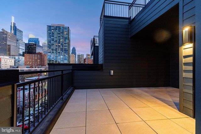 2320 SANSOM ST, Philadelphia, PA 19103