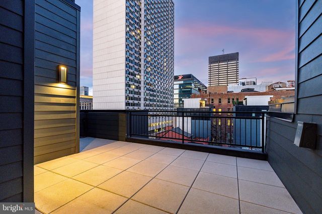 2320 SANSOM ST, Philadelphia, PA 19103