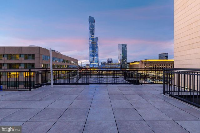2320 SANSOM ST, Philadelphia, PA 19103