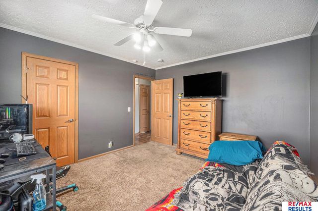 1054 Hillcrest Drive, Fremont, NE 68025